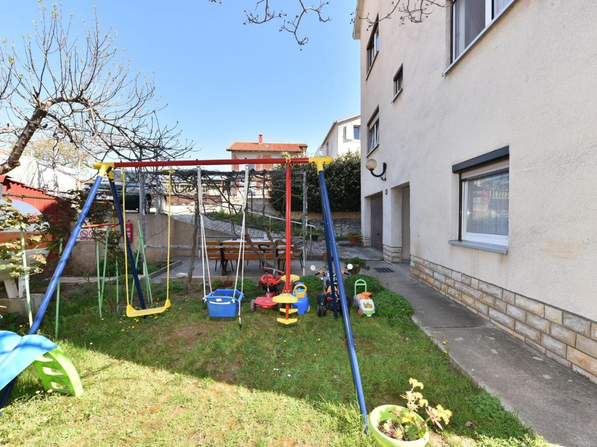 Cosy Holiday Home In Zadar With Garden Exteriör bild